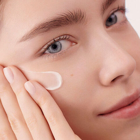 arrugas-en-los-ojos-por-que-salen-como-evitarlas-y-tratamiento